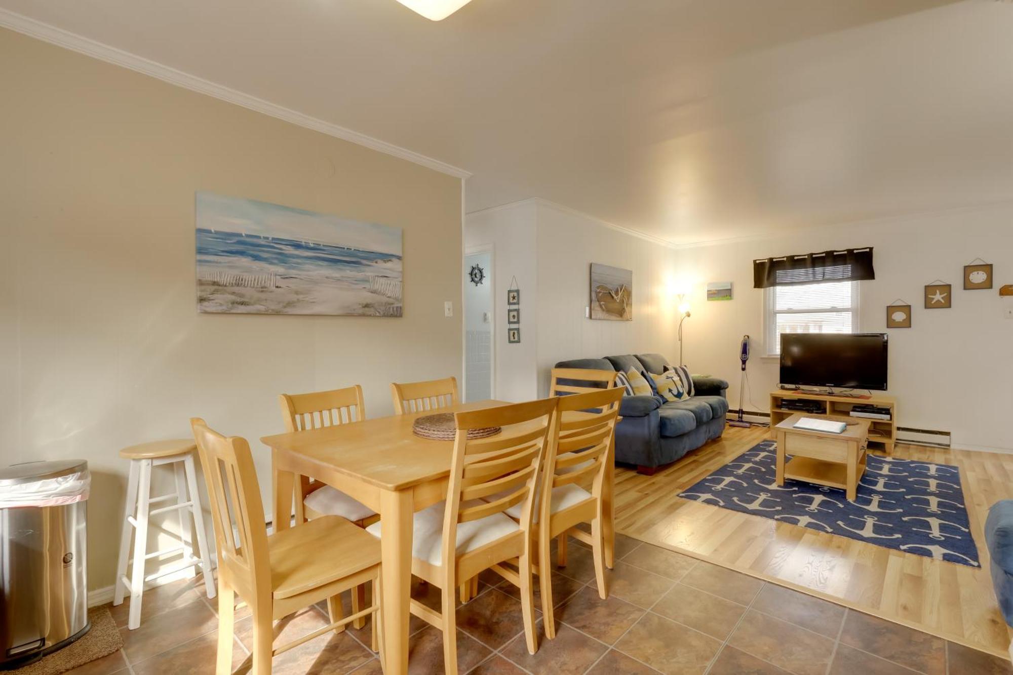 The W And And Bay Access! Apartment