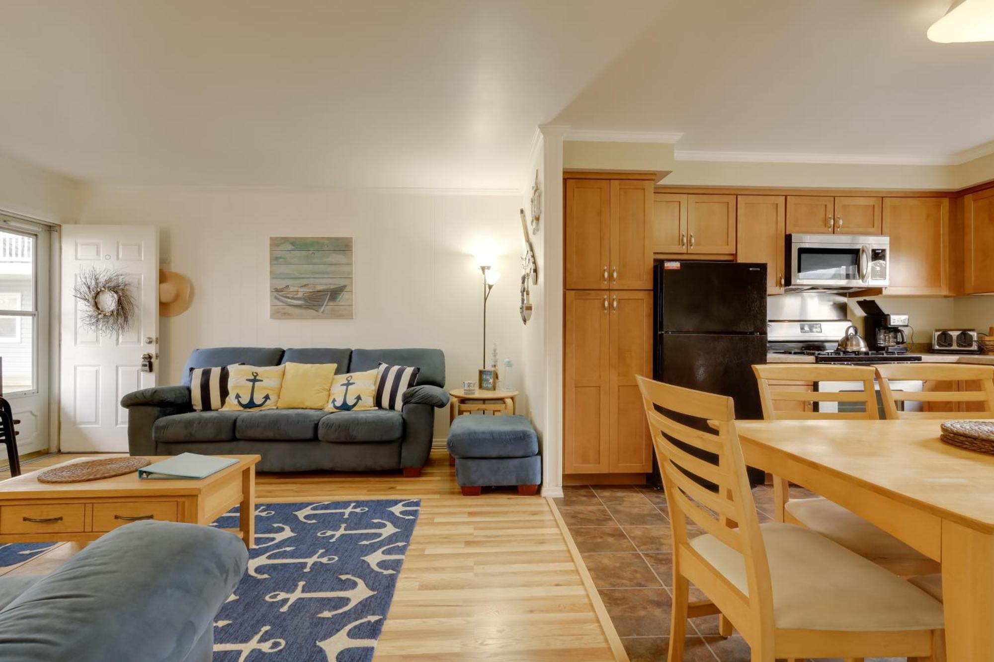 The W And And Bay Access! Apartment