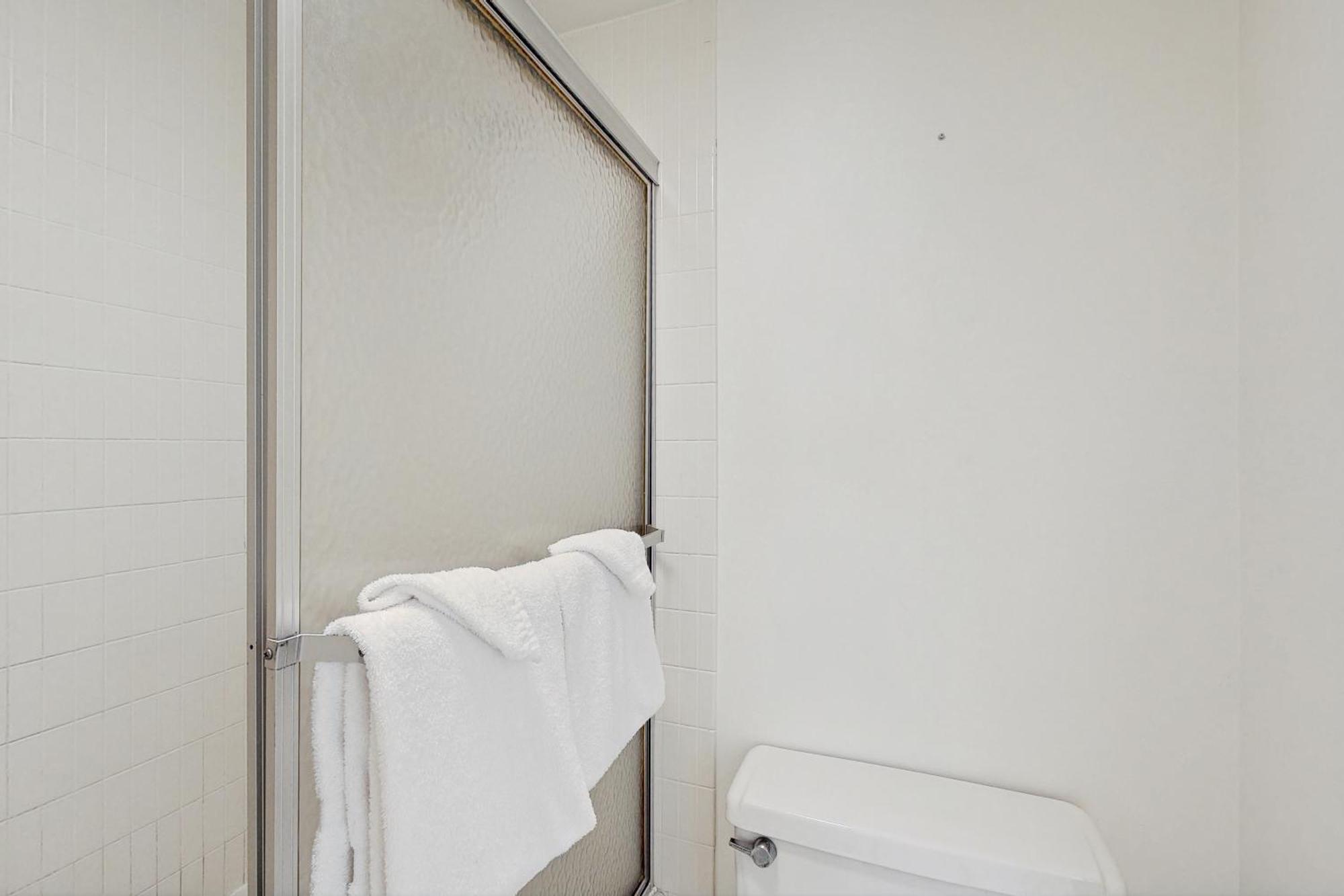 9400 Building #307 Apartment
