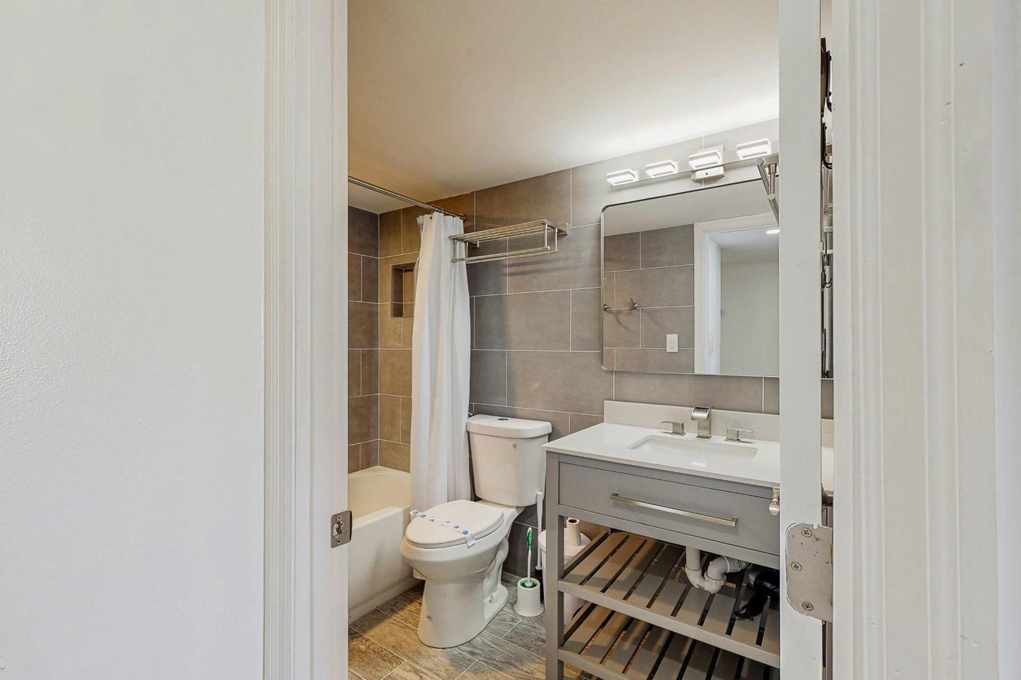 Fountainhead Towers 1008