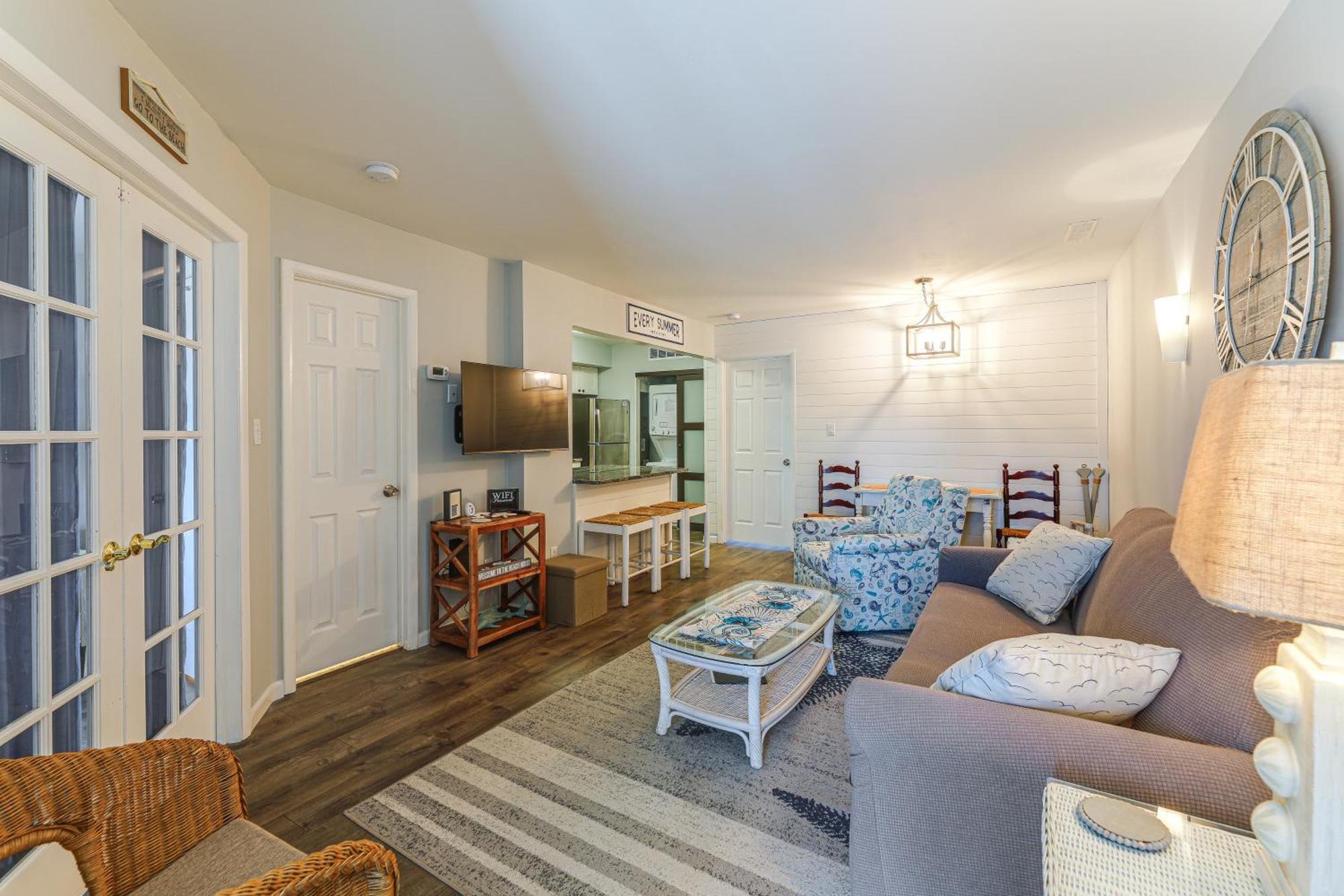 Walk To Newly Remodeled In Ocean Apartment *
