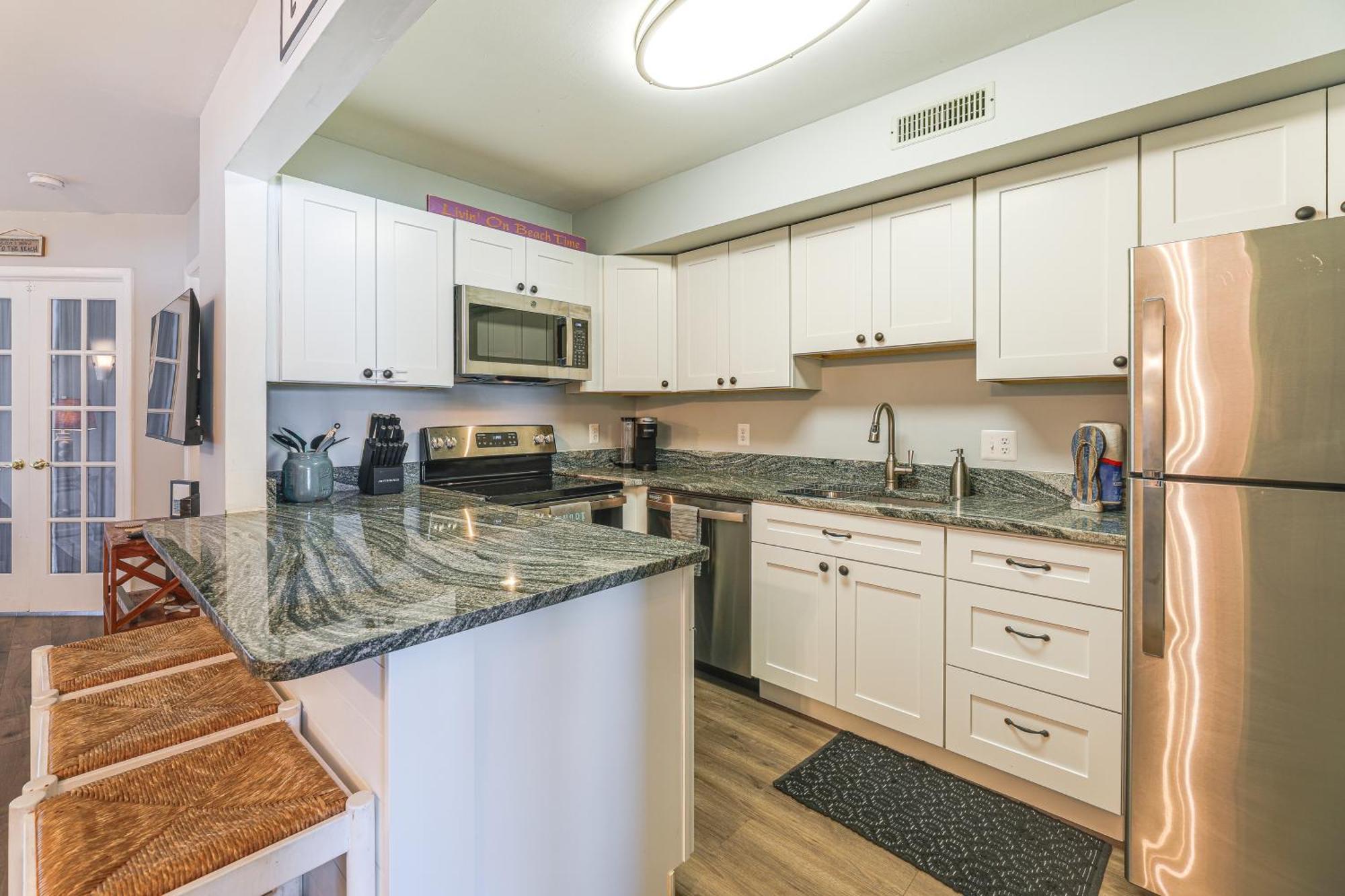 Walk To Newly Remodeled In Ocean Apartment