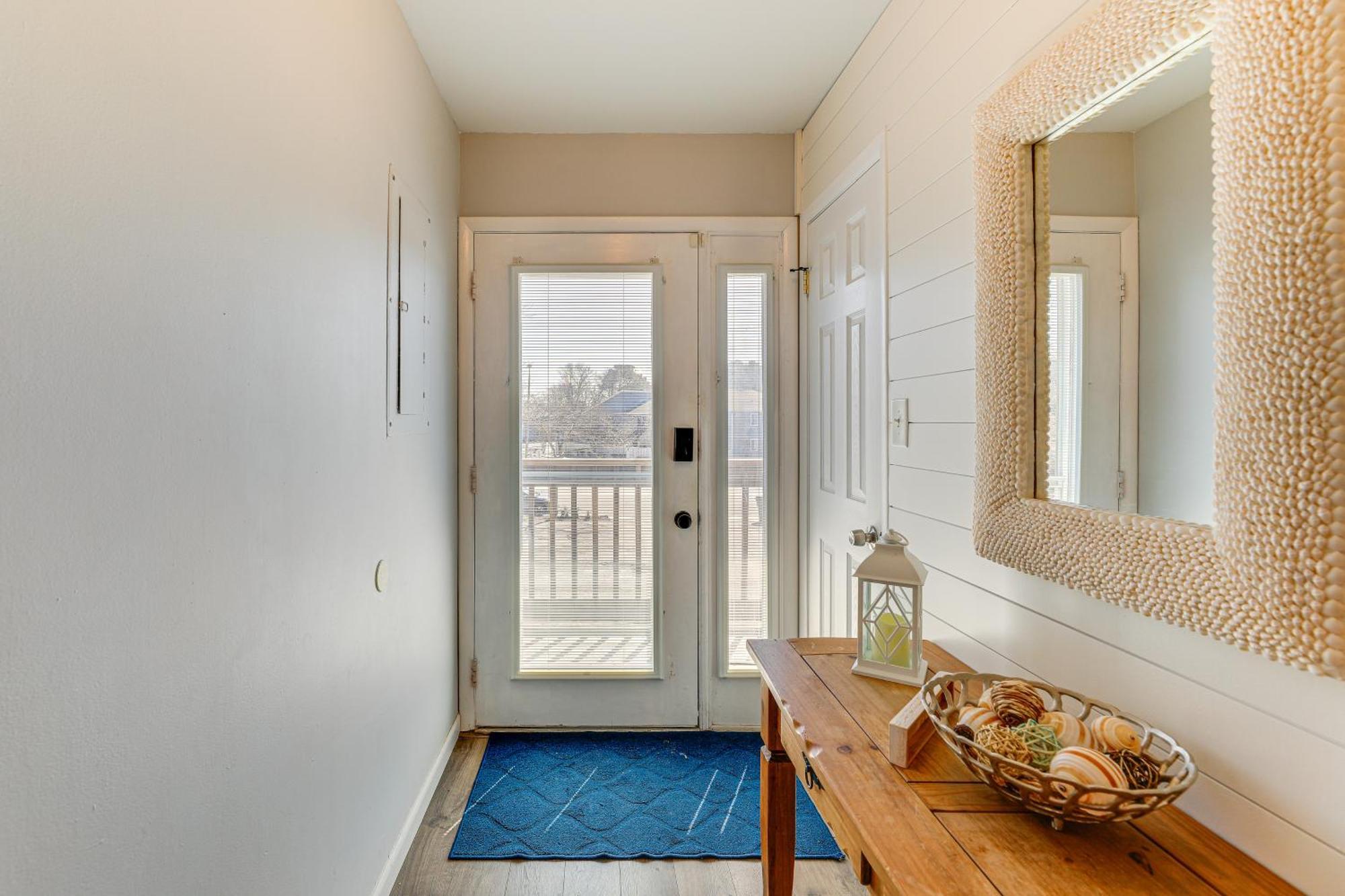 Walk To Newly Remodeled In Ocean Apartment *