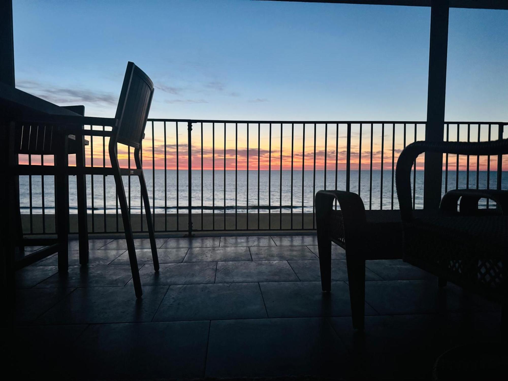 Family Friendly 2br, Amazing Unobstructed Ocean View,huge Balcony, Pool Apartment