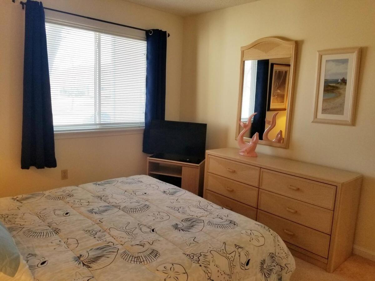 Hidden Harbour 2br 2ba - Bayside With Pool, Steps To And Northside Park! *