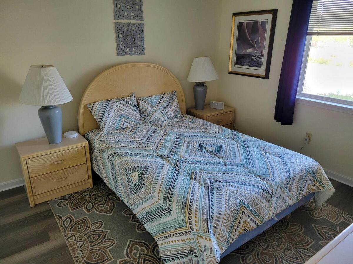 Hidden Harbour 2br 2ba - Bayside With Pool, Steps To And Northside Park!