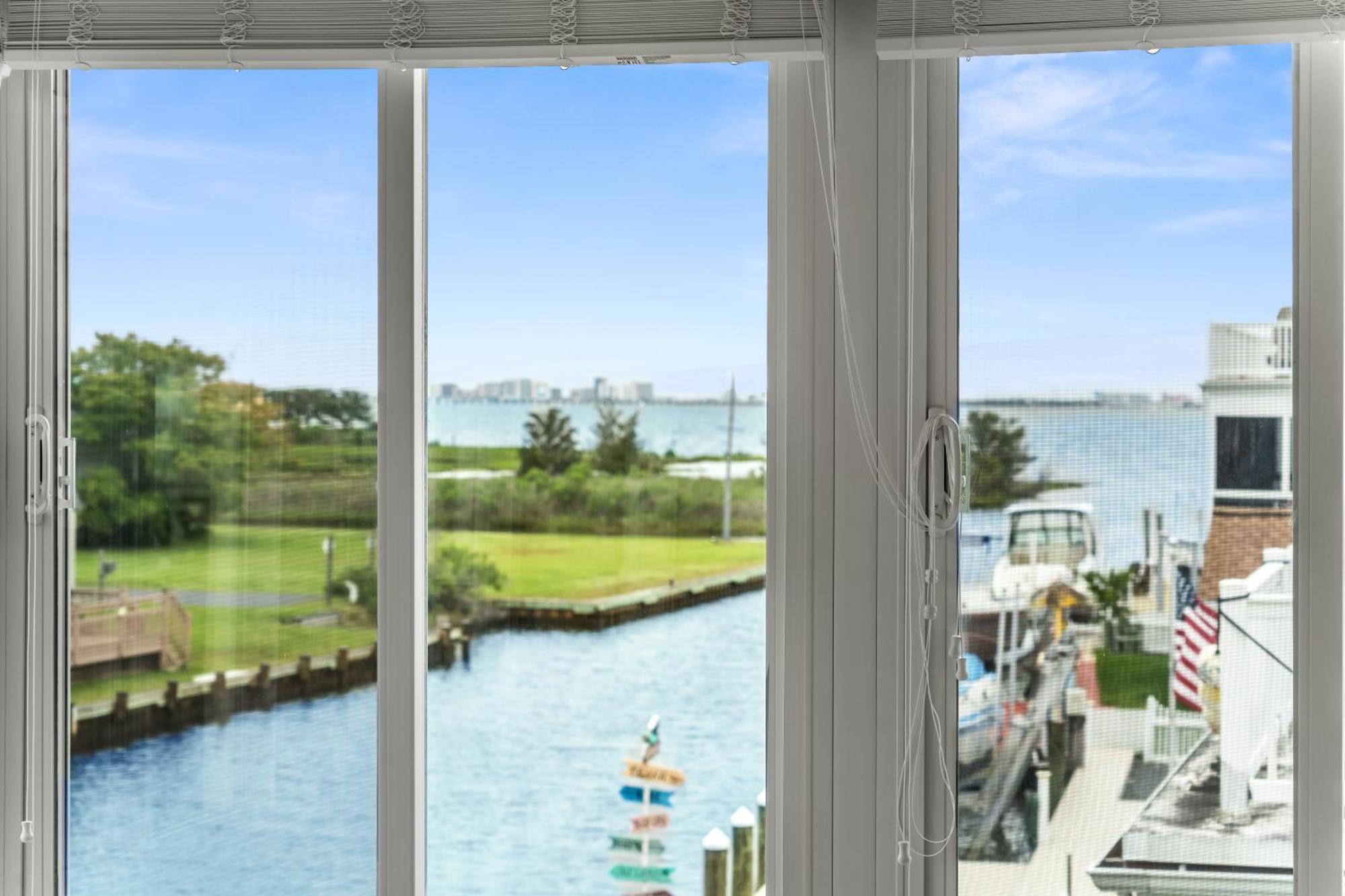 Waterfront With Oc Skyline Views *