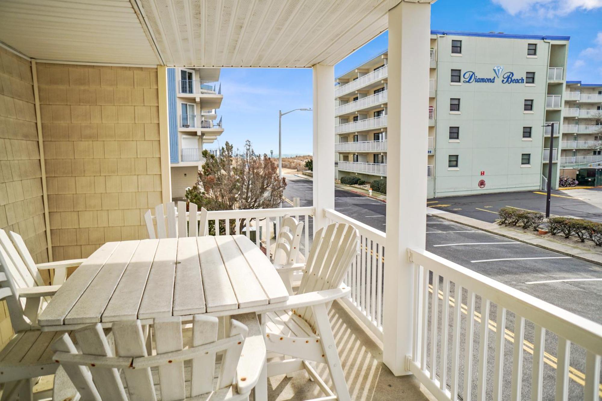 Spacious 4-bedroom Ocean Block Townhouse In Ocean City, Perfect For Families & Group Trips *