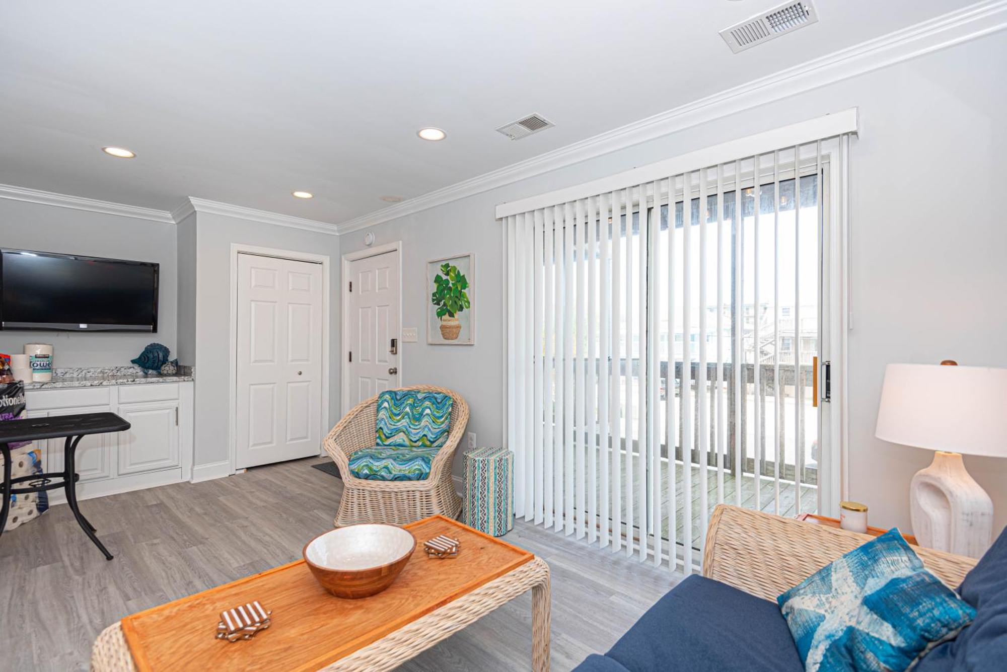 Spacious 2-bedroom On 43rd Street Easy Access To Oc Convention Center!