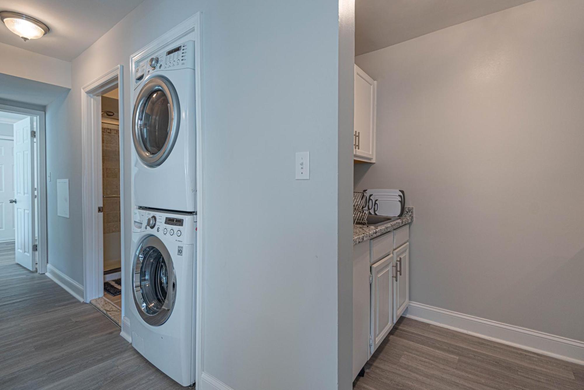 Spacious 2-bedroom On 43rd Street Easy Access To Oc Convention Center! *