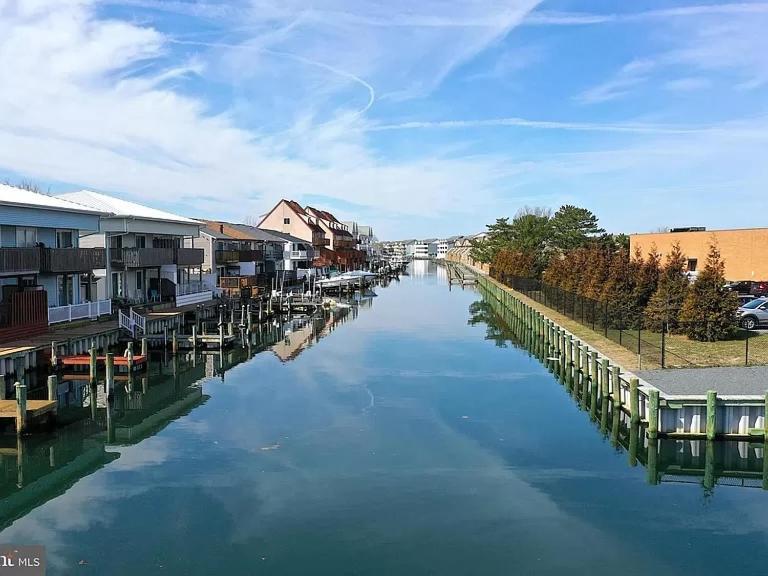 Waterfront 3-bedroom, 2-bathroom In North Ocean Perfect For Families