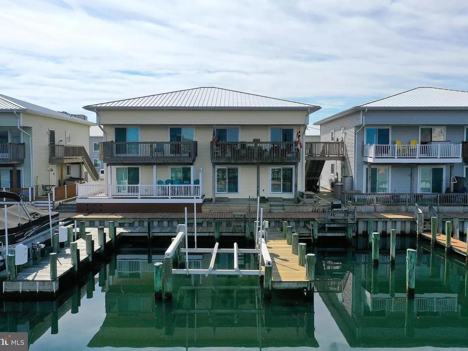 Holiday home Waterfront 3-bedroom, 2-bathroom In North Ocean Perfect For Families *