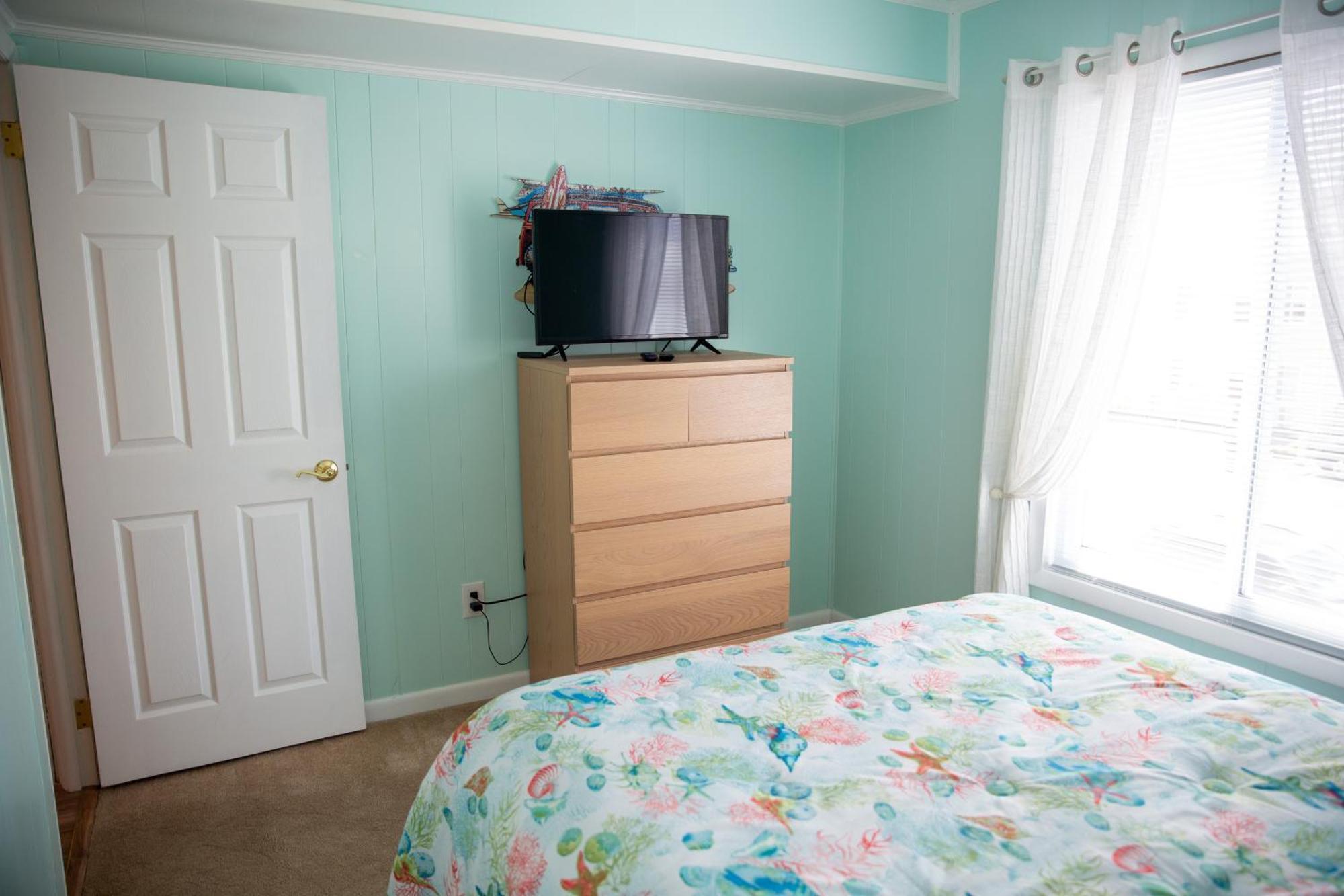 Waterfront 3-bedroom, 2-bathroom In North Ocean Perfect For Families Holiday home