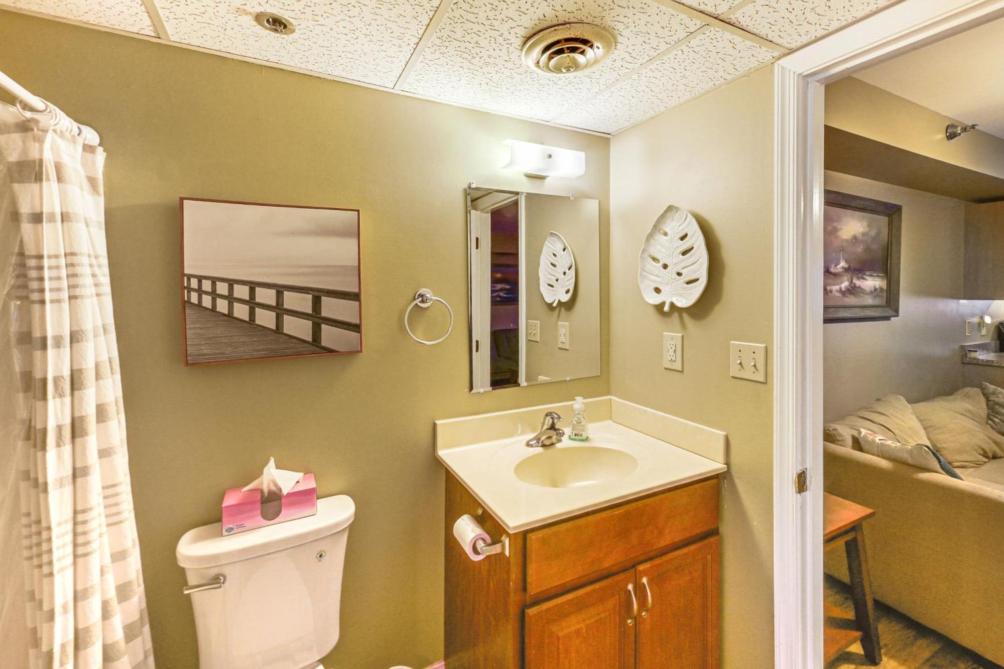 Ocean Escape Less Than 1 Mile To Beaches And Boardwalk! *