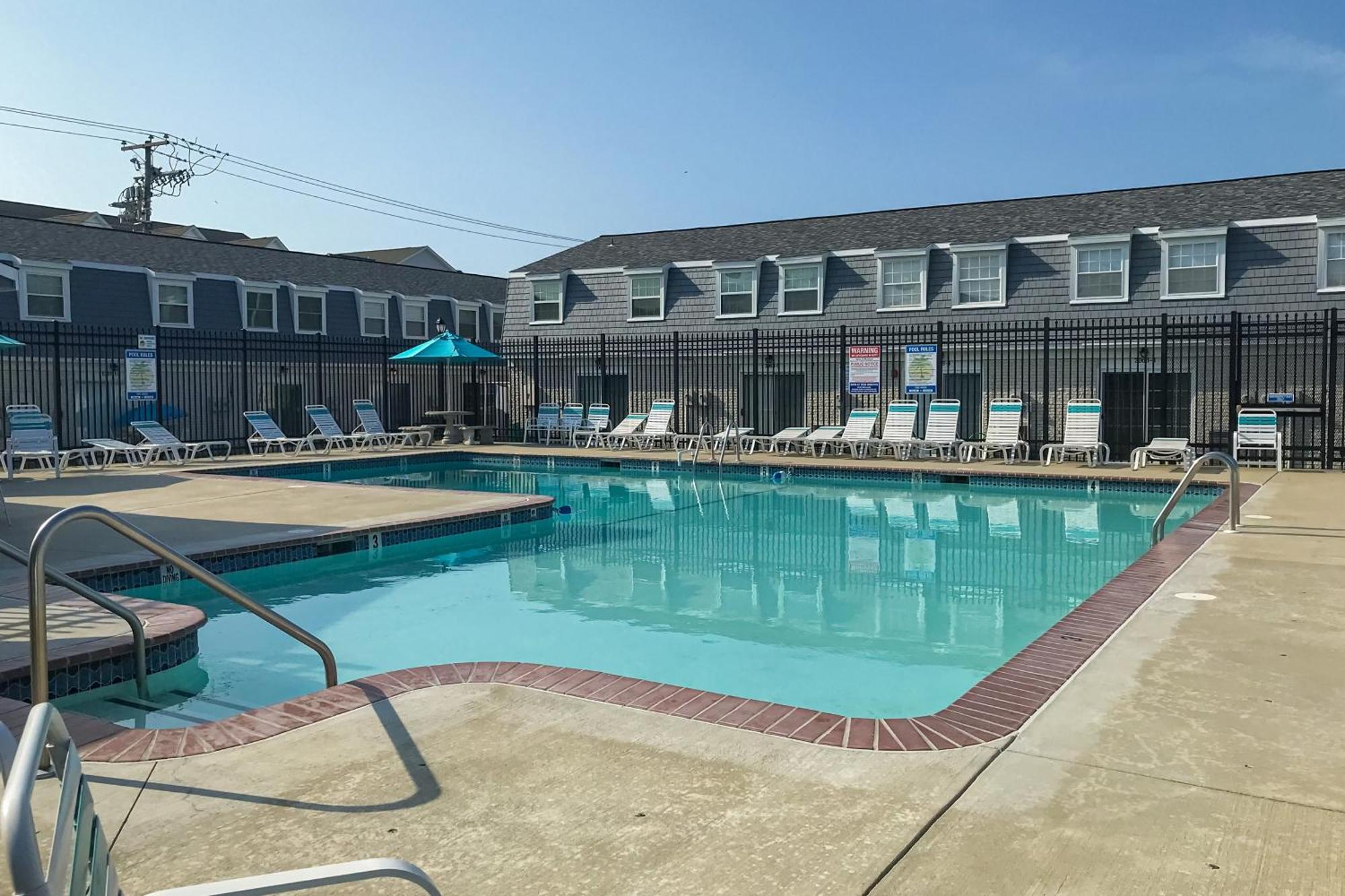 Royal Palm Court B5 *