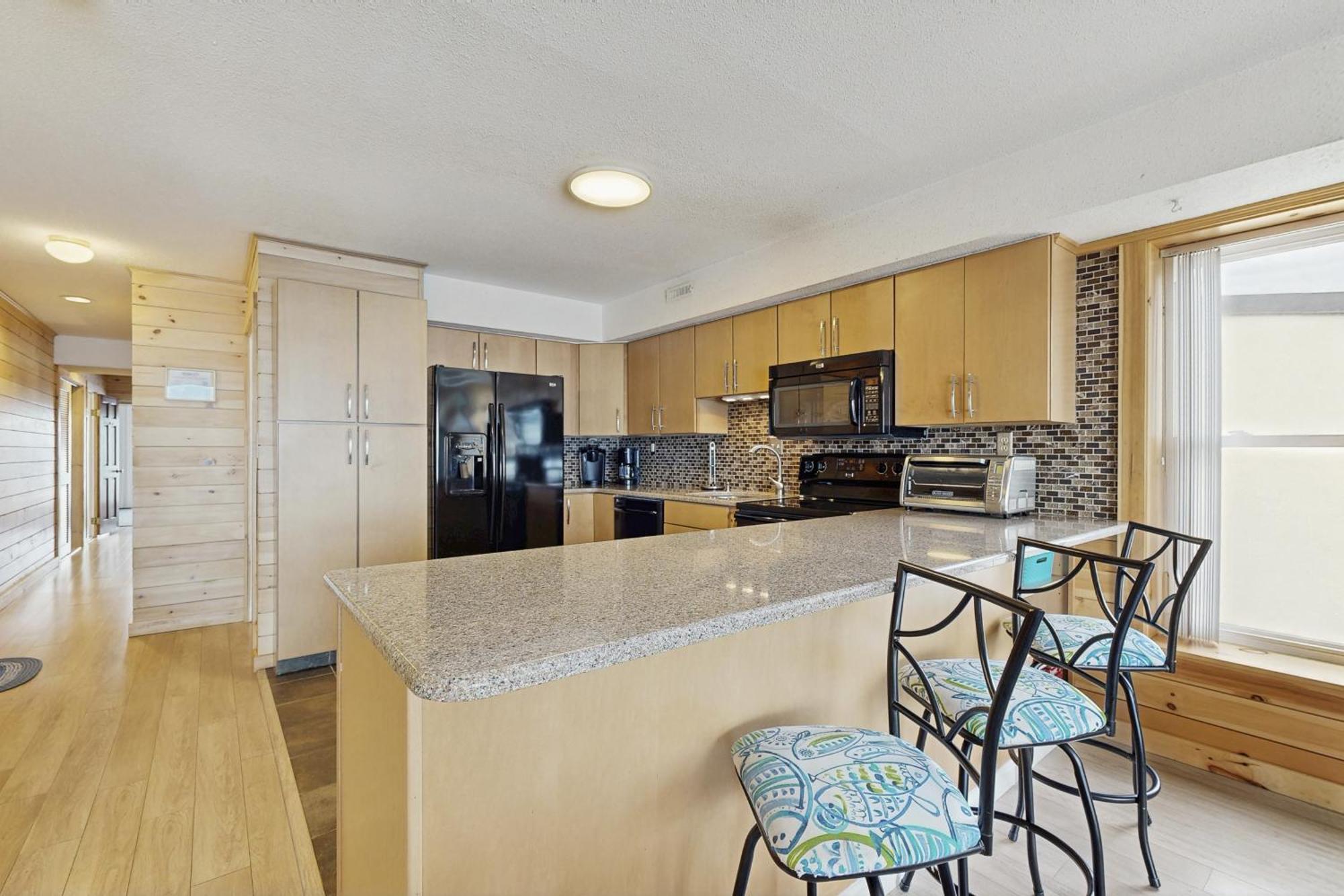 Summer Sands At 80 East *