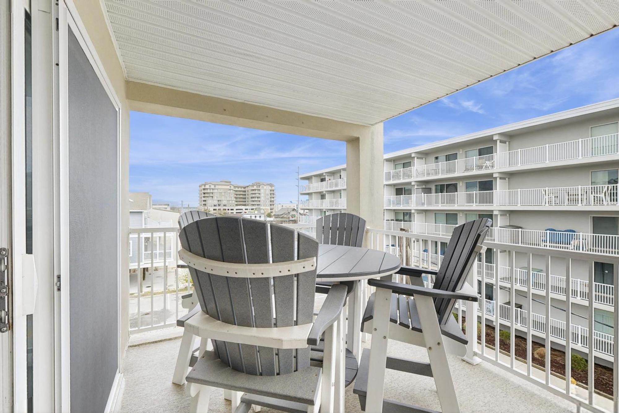 Summer Sands At 80 East *
