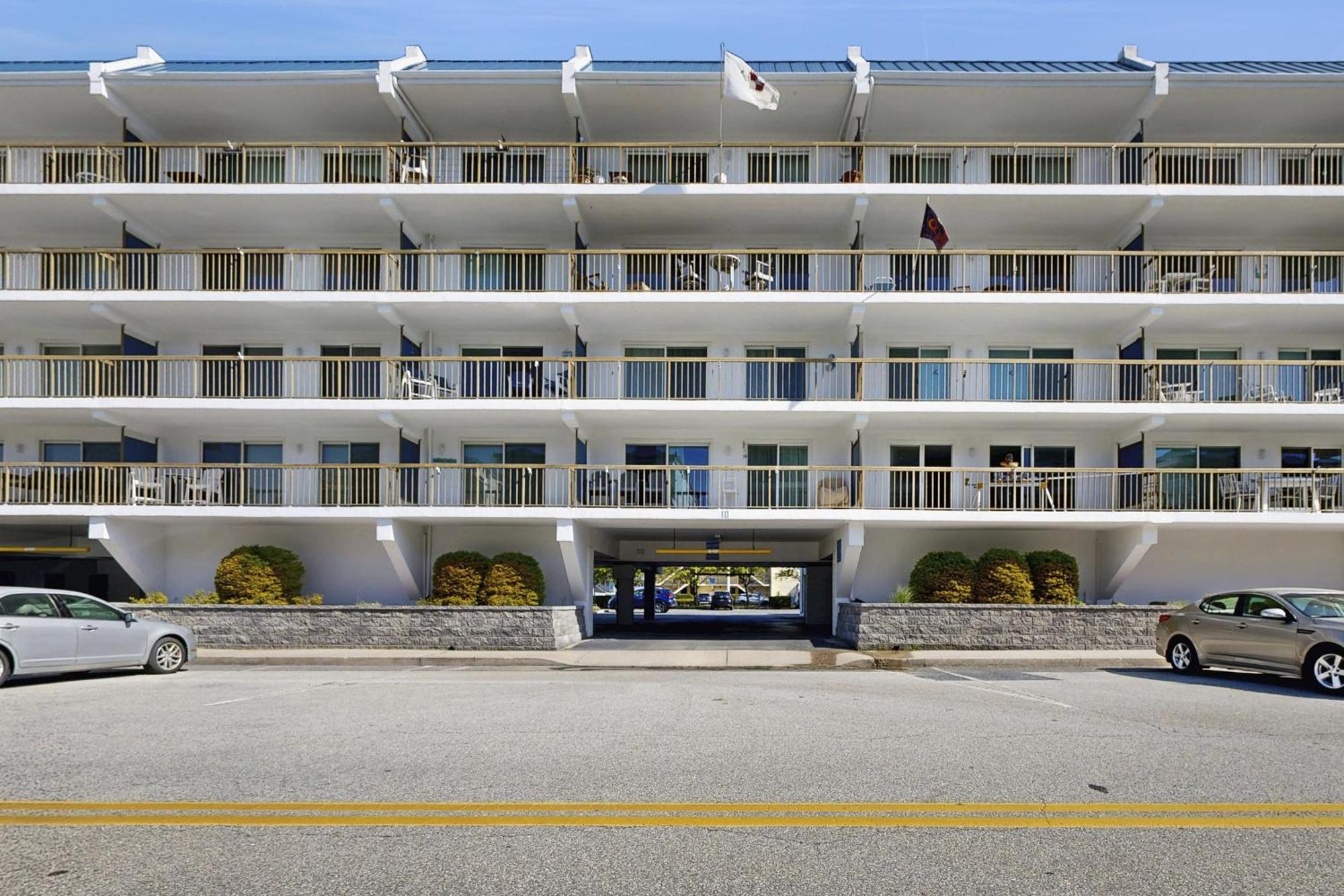 Shell Yeah - Le Lisa 405 Apartment *