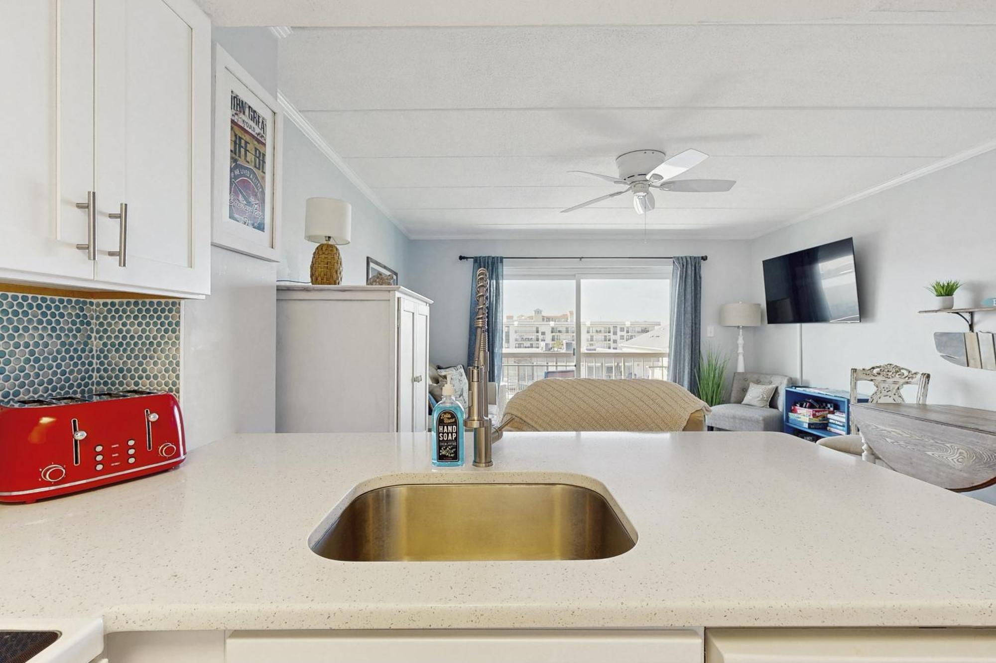 Apartment Shell Yeah - Le Lisa 405