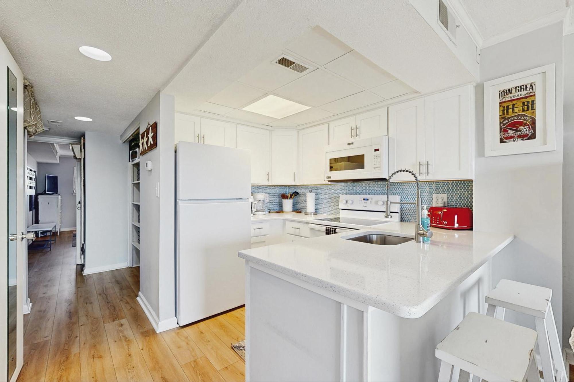 Shell Yeah - Le Lisa 405 Apartment *