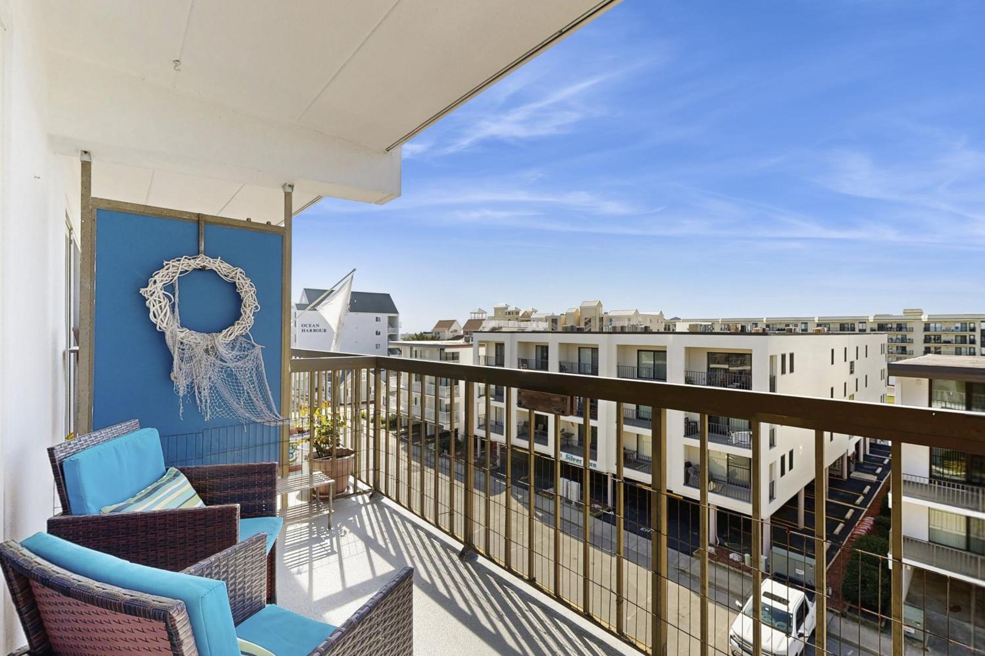 Apartment Shell Yeah - Le Lisa 405