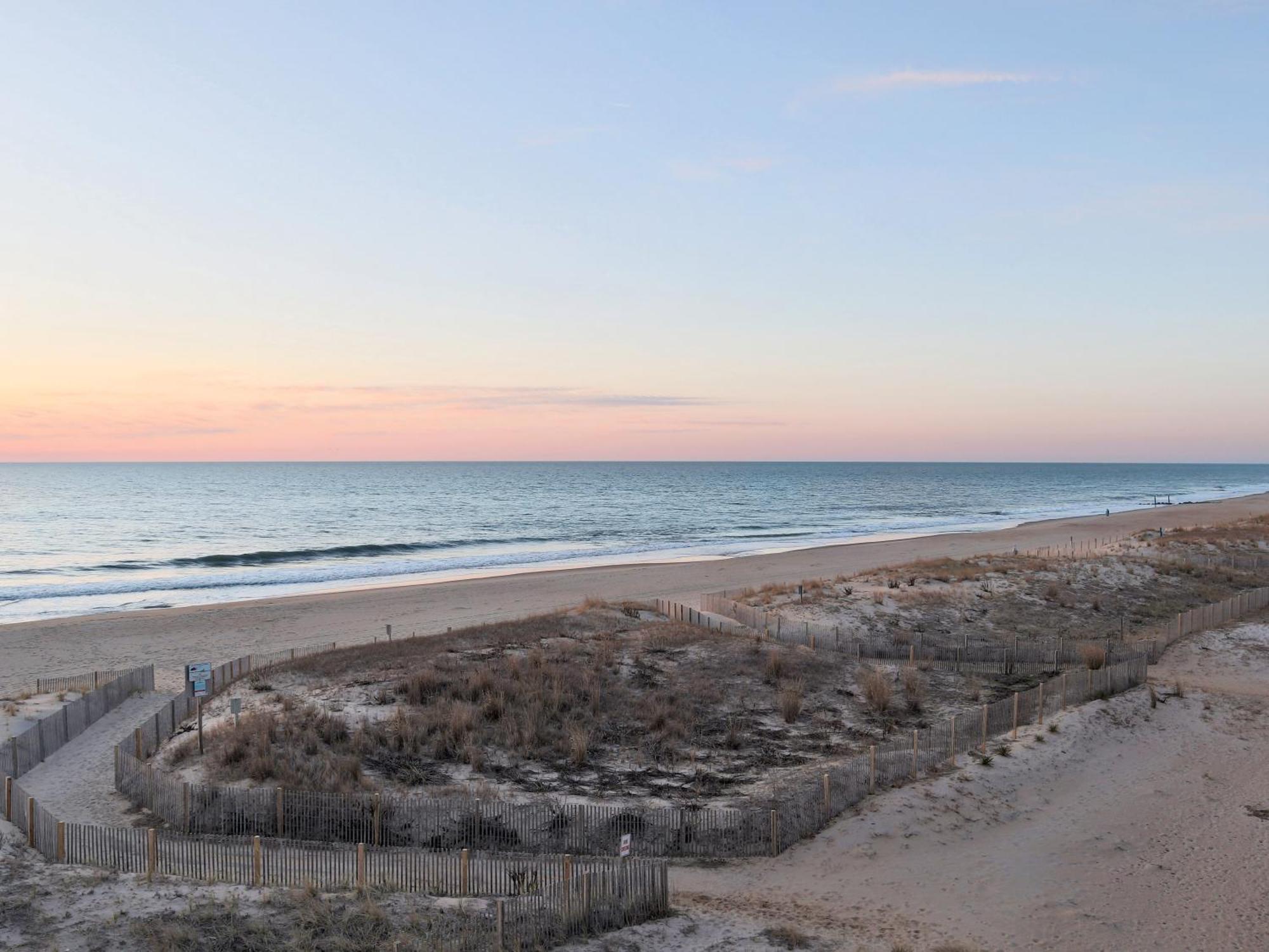New! Direct Oceanfront End Unit With Private Balcony Apartment