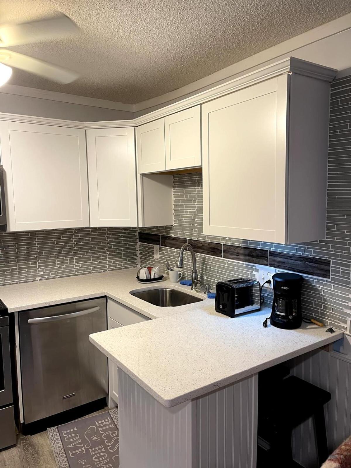 504 Lark Ln, Ocean City, Md , 2 Bedrooms With Pool Apartment Ocean City
