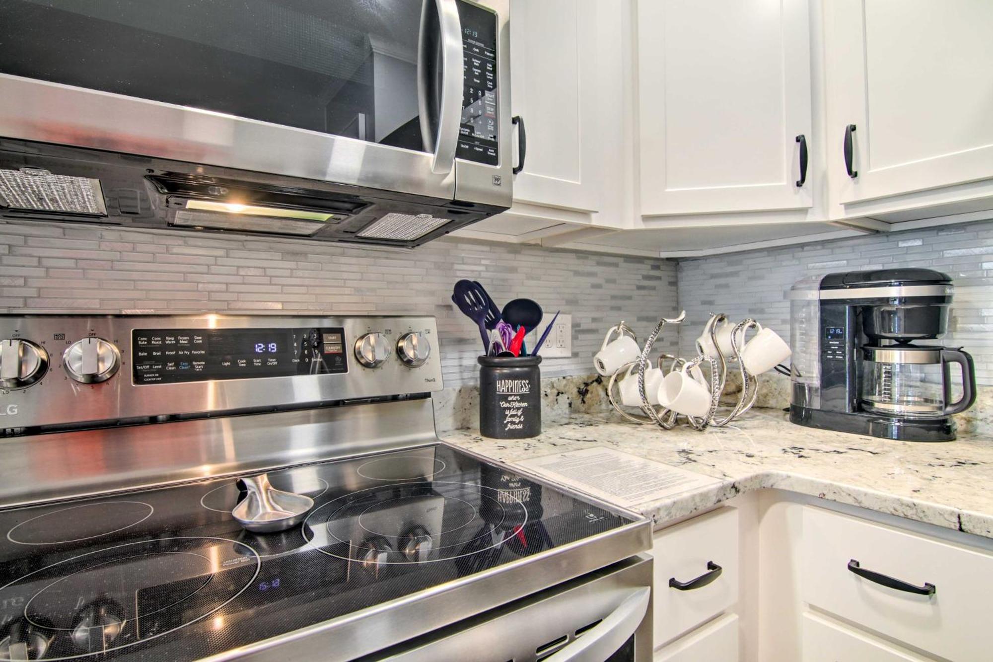 Ocean With Balcony - Walk To The Beach! Apartment Ocean City