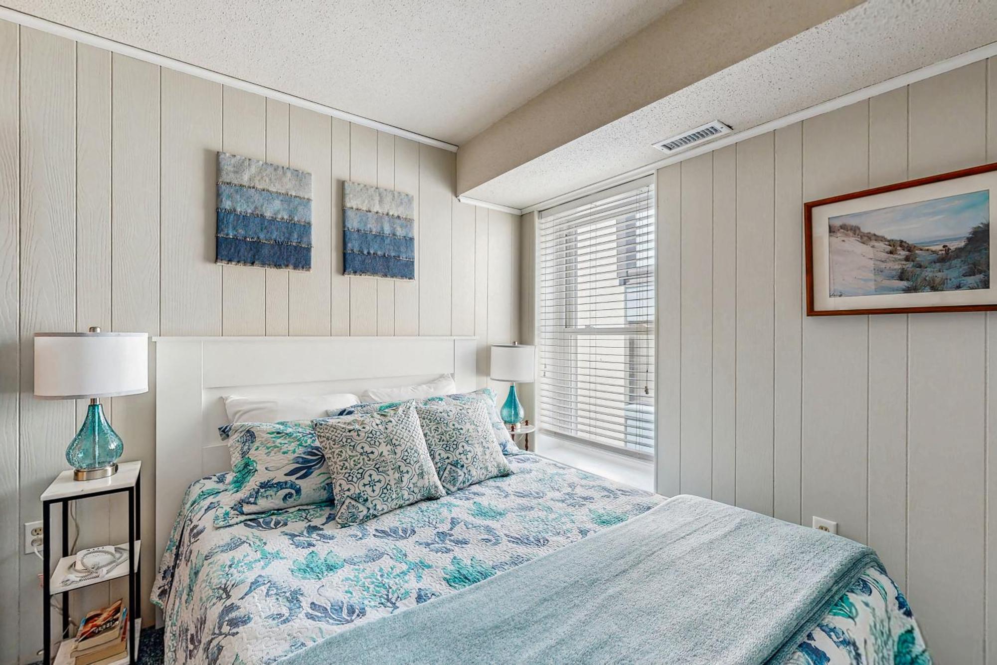 Summer Sands At 80 East Apartment *