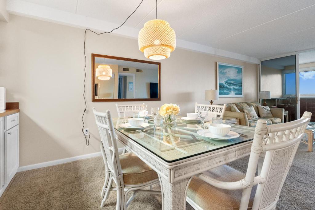 Beachfront 2-bedroom At Atlantis Building, Ocean Ocean Views & Pool Access Apartment Ocean City