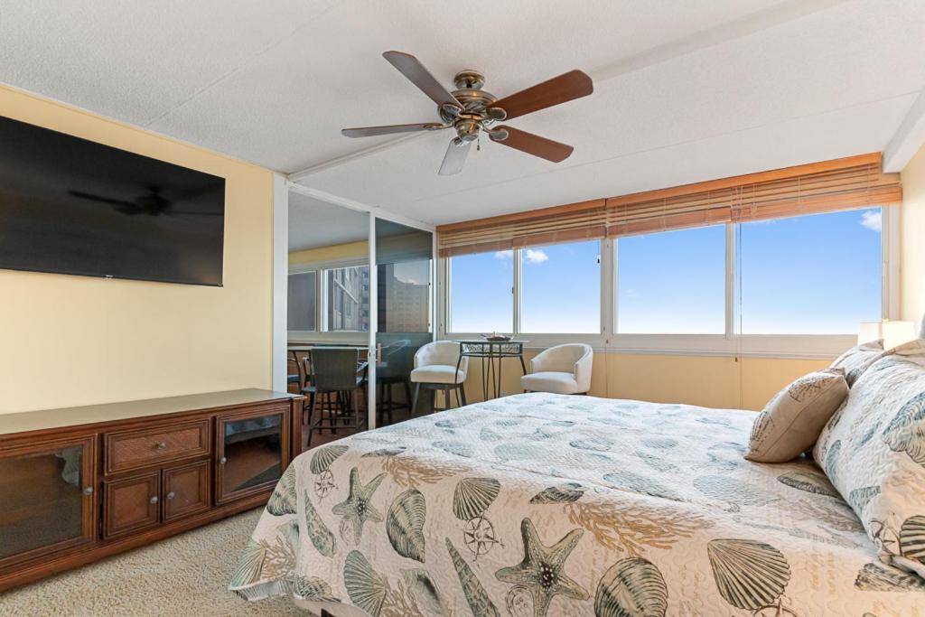 Beachfront 2-bedroom At Atlantis Building, Ocean Ocean Views & Pool Access Ocean City