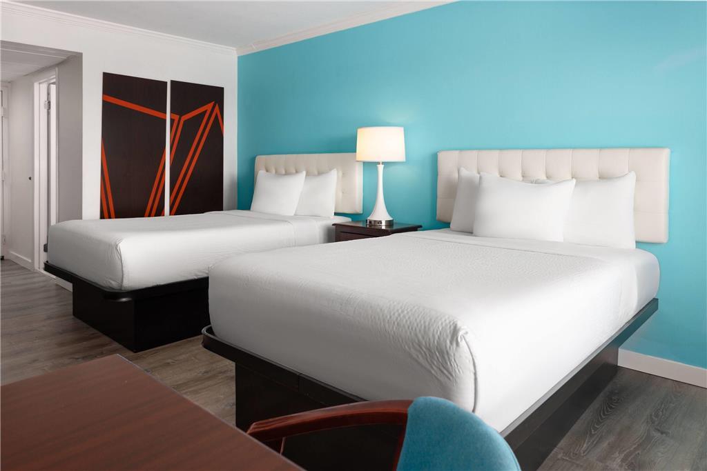 Howard Johnson Plaza By Wyndham Ocean Oceanfront Hotel