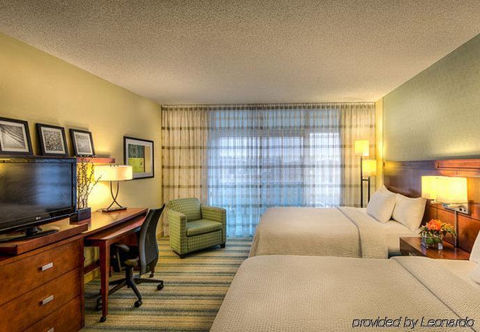 Hotel Courtyard By Marriott Ocean Oceanfront