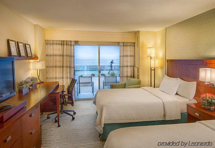Hotel Courtyard By Marriott Ocean Oceanfront 4*