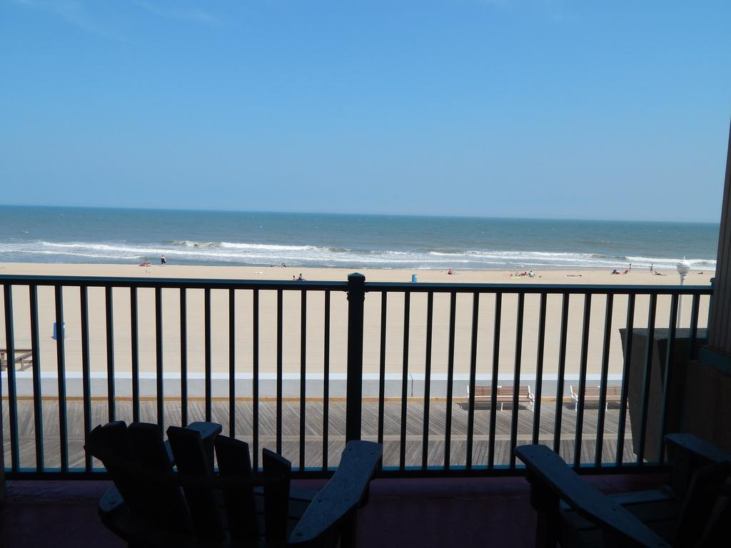 Days By Wyndham Ocean Oceanfront Ocean City
