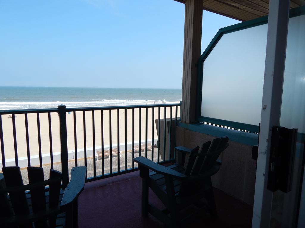 Hotel Days By Wyndham Ocean Oceanfront