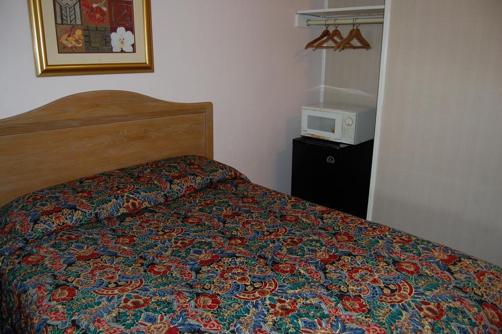 Hotel Sea Breeze Ocean Ocean City
