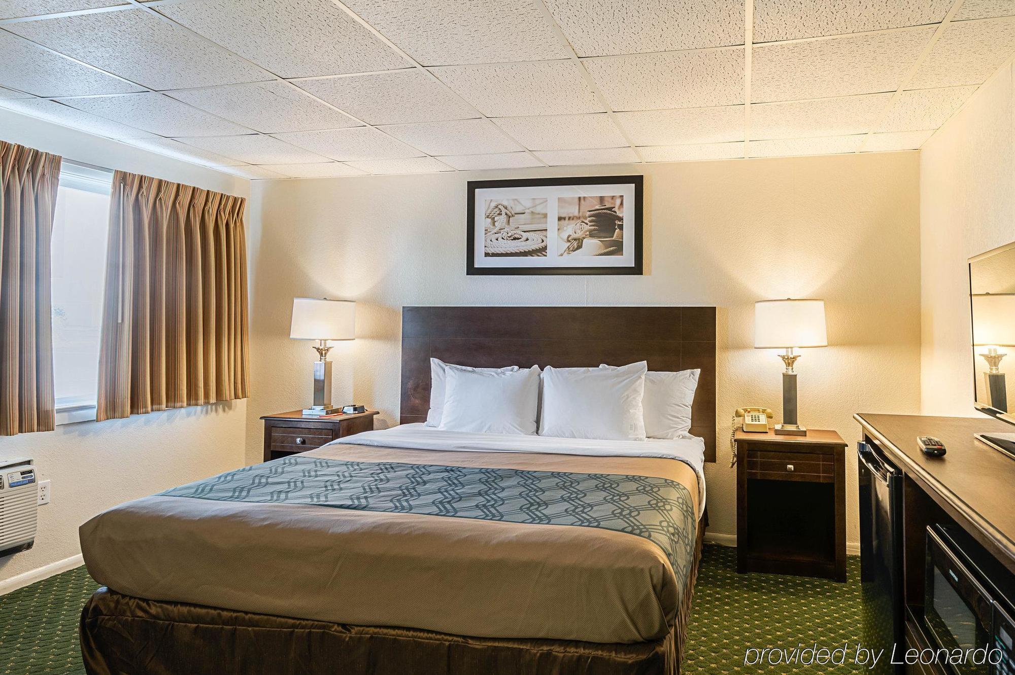 Quality Ocean Beachfront 2*