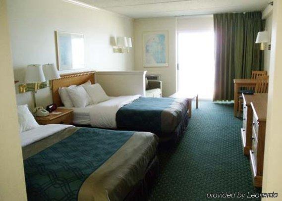 Quality Ocean Beachfront 2*