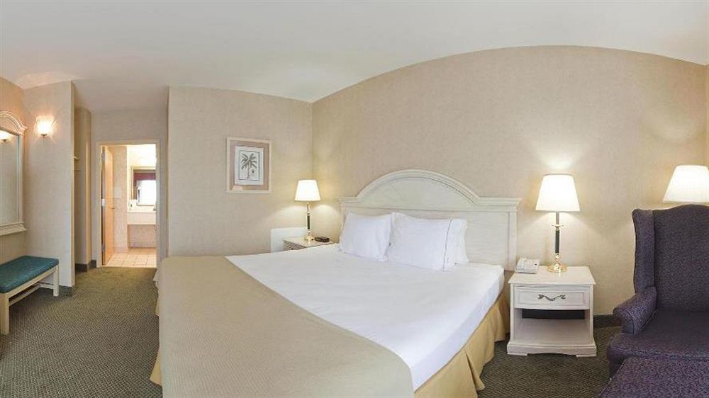 Express & - Ocean By Ihg 3*