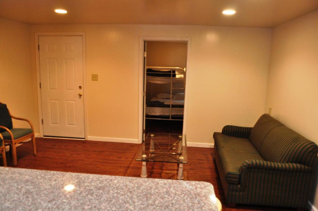 South Wind Apartment *