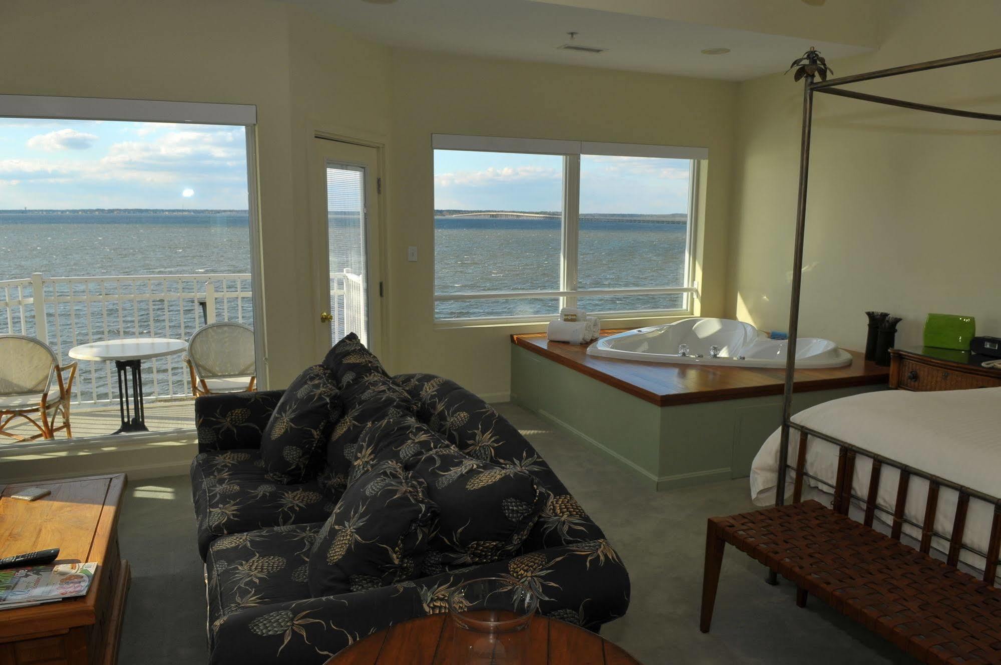 The Edge At Fager's Island Hotel