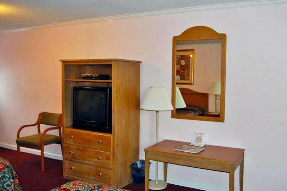 Sea Breeze Ocean Hotel