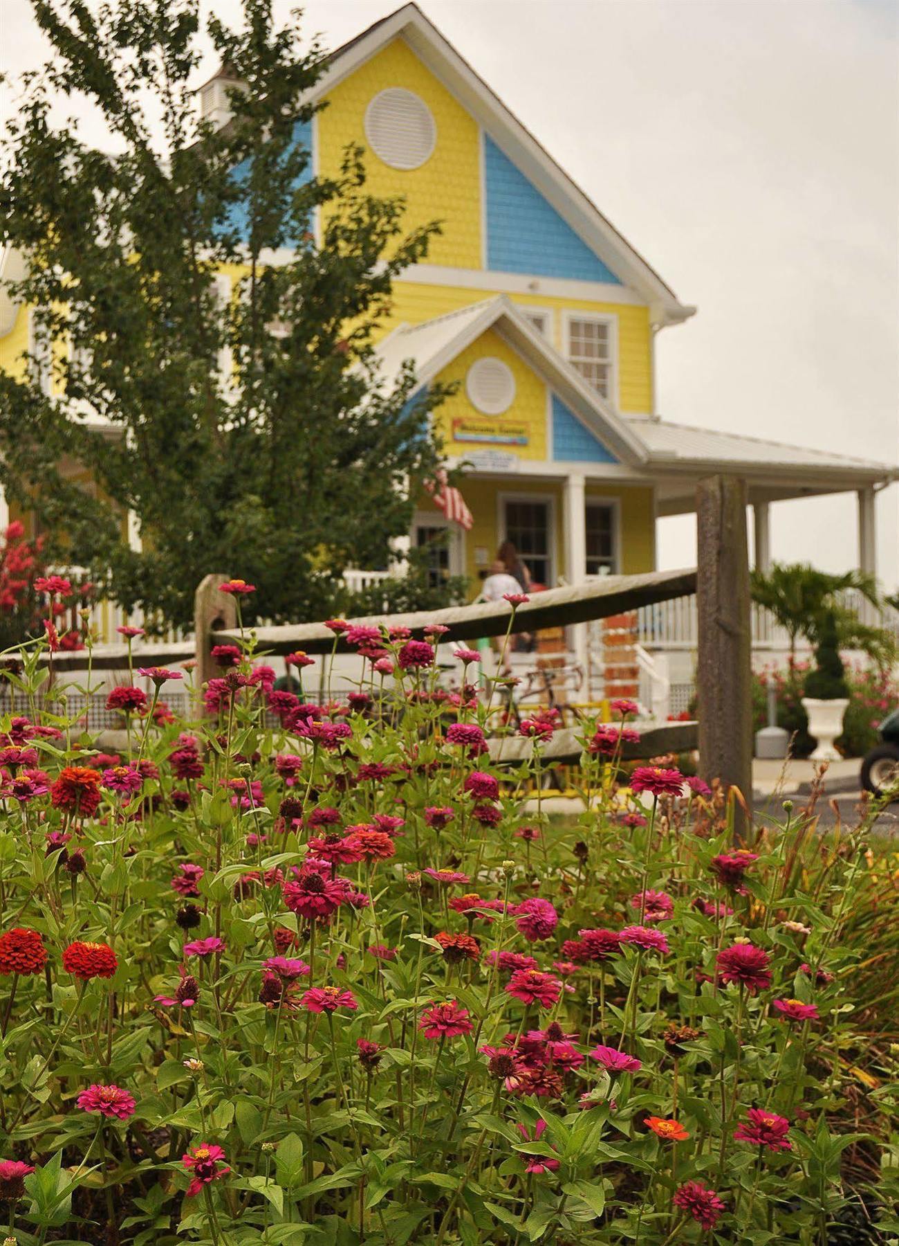 Castaways Rv & Campground 2*