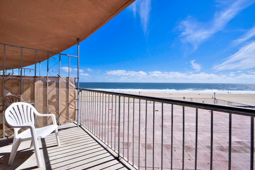 Grand Oceanfront 3*