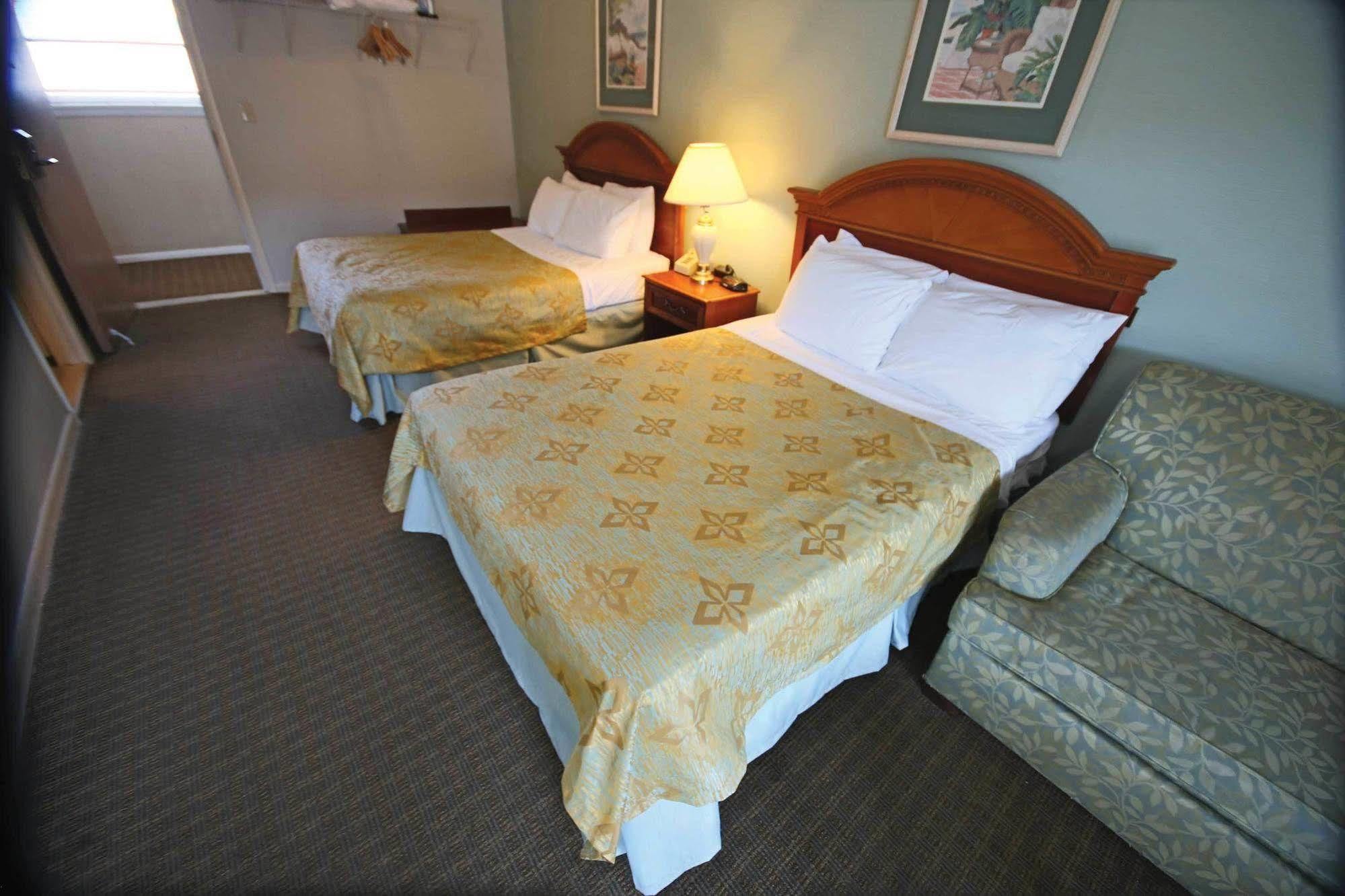 Flagship Oceanfront Hotel 2*