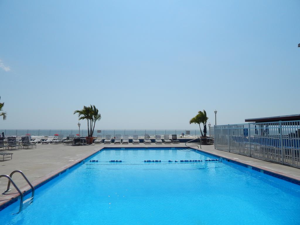 Flagship Oceanfront Hotel 2*