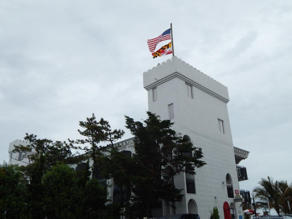 Castle In The Ocean City