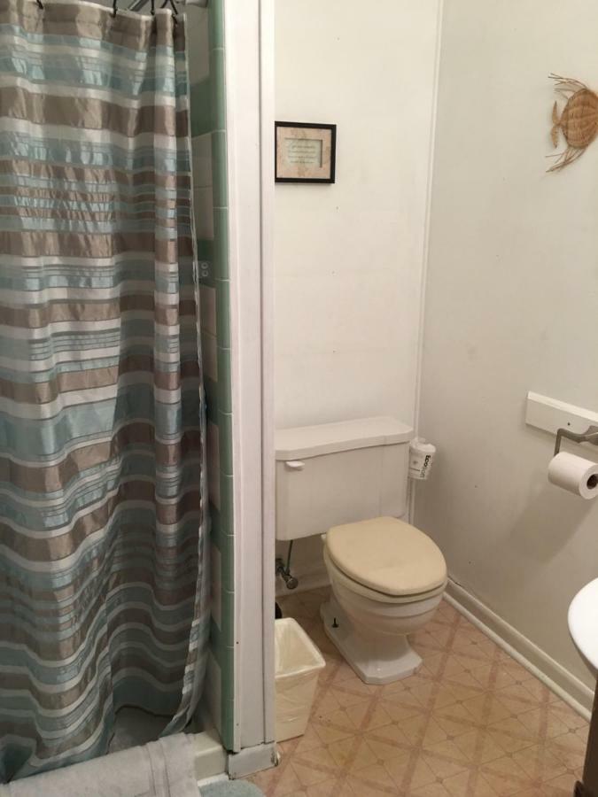Mayflower Apartment *