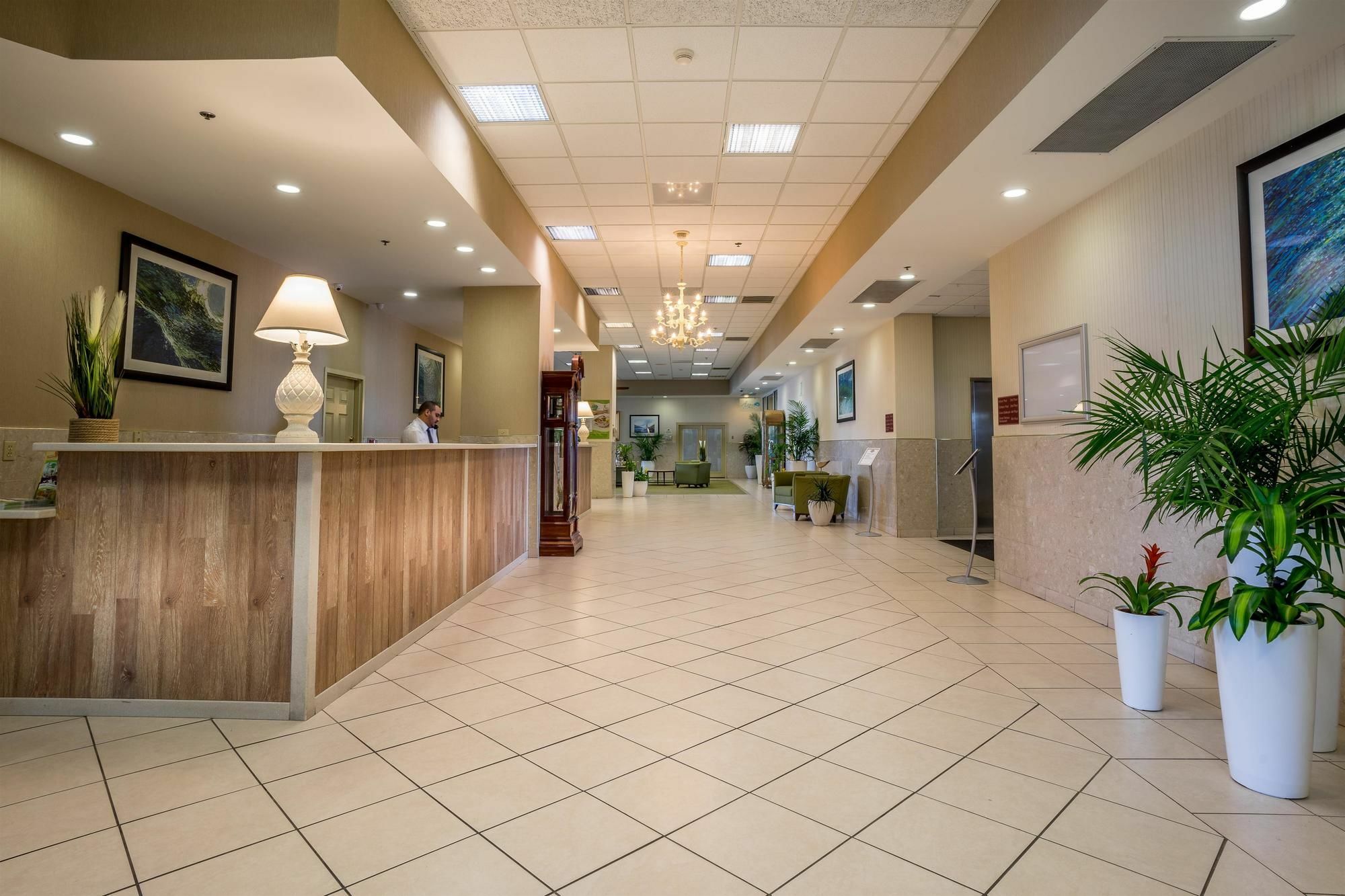 Hotel Grand Oceanfront 3*